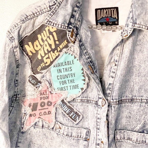 Dakota Blue Vintage Medium Jean Jacket Light Patchwork Advert Patches Rare 90s - Picture 2 of 5